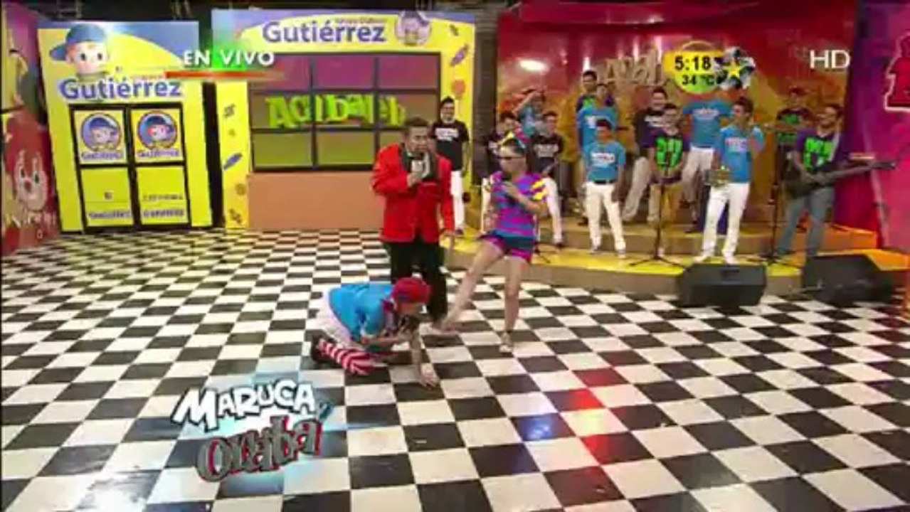 Maruca se cree perro
