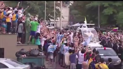 Papa chega ao Rio de Janeiro