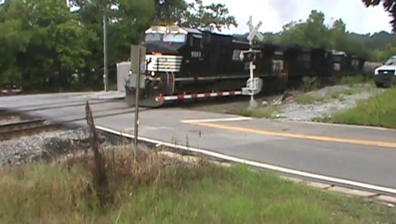 Norfolk Southern mixed freight southeast through Mableton Ga.