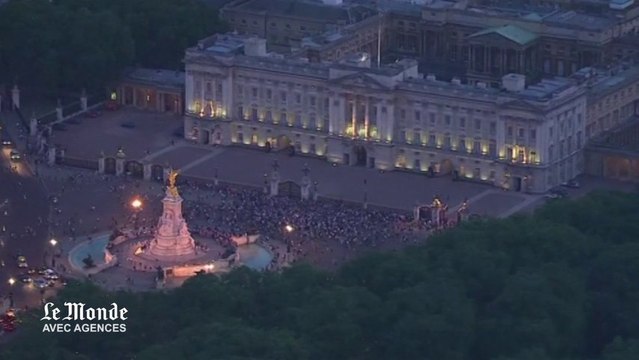 Le Royaume-Uni célèbre la naissance du royal baby