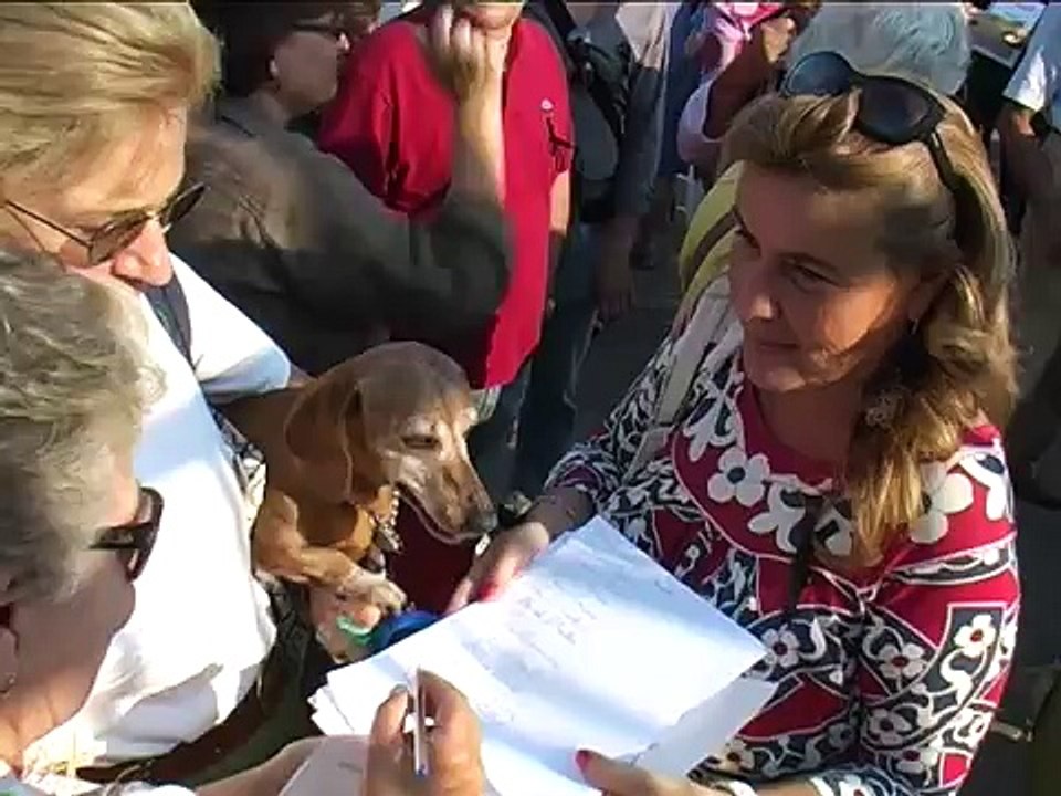 Napoli - Funerale della villa comunale, contestato Sodano -live- (23.07.13)