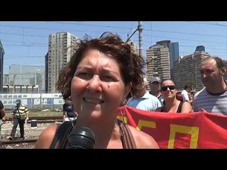 Napoli - Disoccupati occupano i binari treni, bloccati -live- (22.07.13)