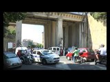 Napoli - Giovane si suicida lanciandosi da ponte di Via Castellino -live- (22.07.13)