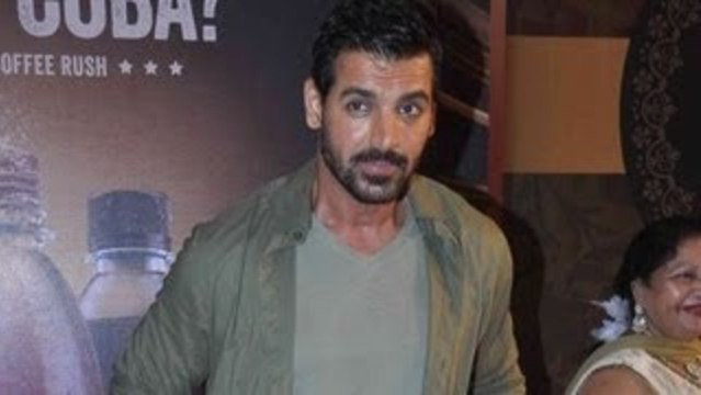 John Abraham @ 2013 Boroplus Gold Awards