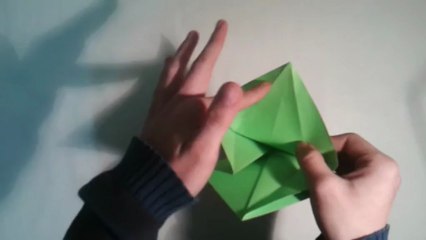 Origami: How to make an easy dinosaur (velociraptor)