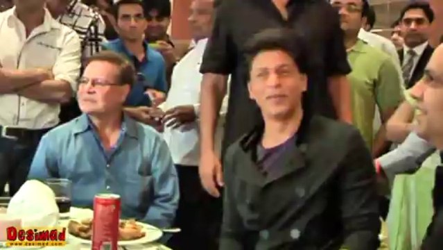 Salman Khan & Shahrukh @ Baba Siddiqui's Iftaar Party