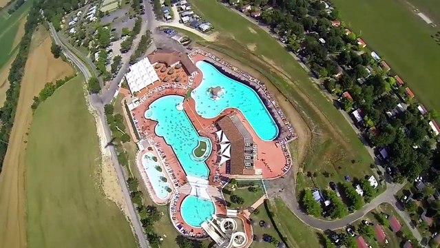 Survol du Yelloh Village le Lac des trois vallees à Lectoure