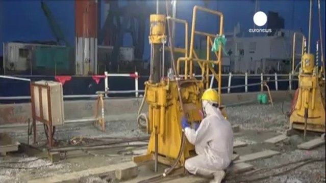 Agua radiactiva en la costa de Fukushima y fuga de vapor...