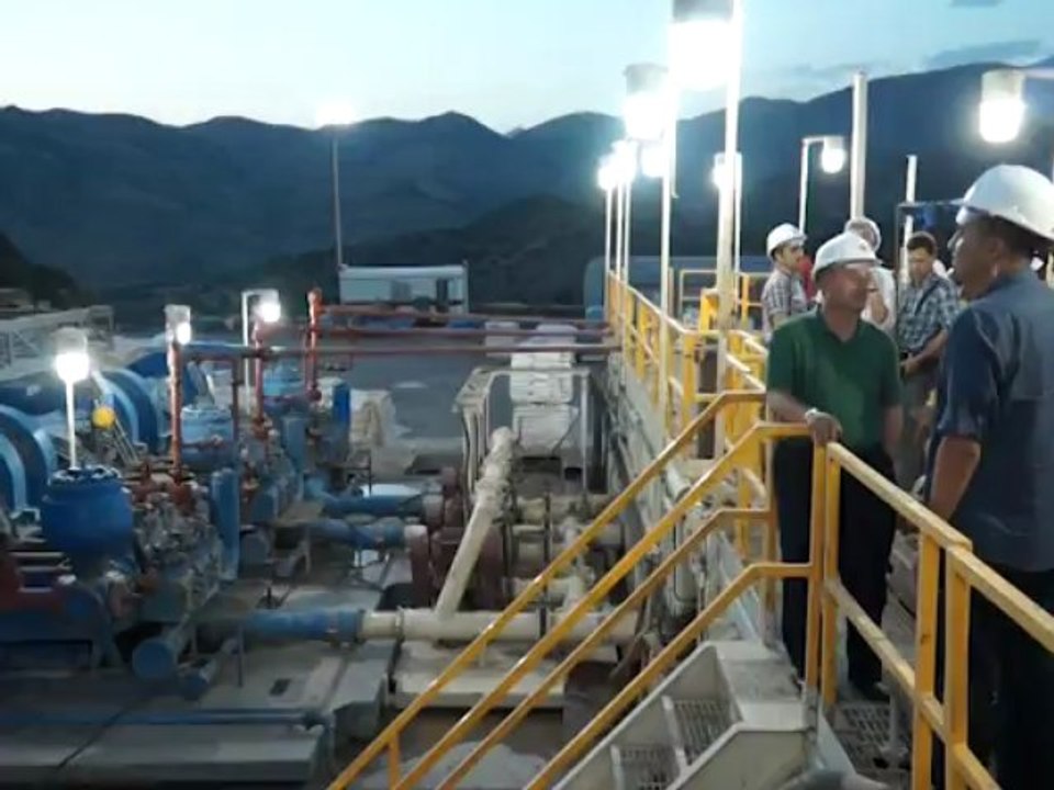 Valimiz Yazpınar-2 Petrol Sahasında İşçilerler İftar Açtı