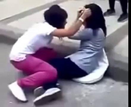 Liseli Kızların Kavgası _)_2