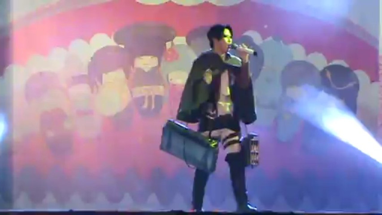 [Natsu 2013] Reika singing Guren no yumiya