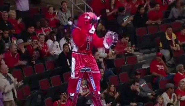 La mascotte complètement déjantée des Chicago Bulls - Benny the Bull