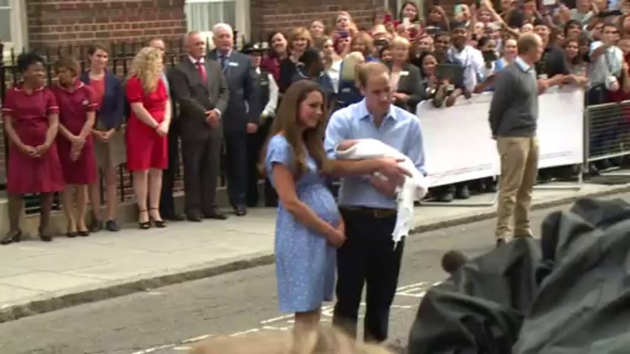 World gets first look at British royal baby