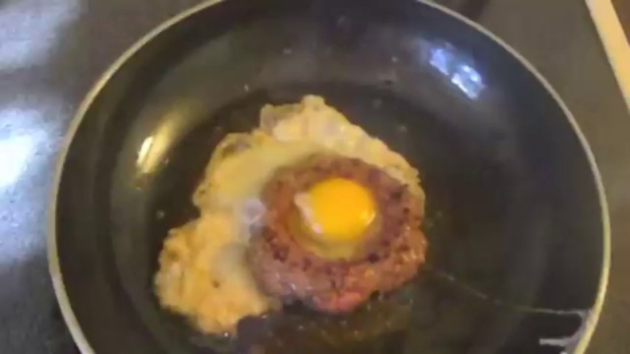 Stelian Ilie How to Make the Best Burger  Fry an Egg in a Burger
