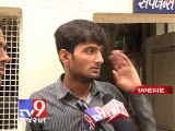 Tv9 Gujarat -  Visa Scammer caught by police , Ahmedabad