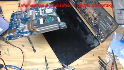 Asus X53 T réparation charnière et ventilation partie 2 sur 5