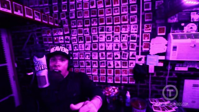 Demrick aka Young De Runway (Studio Performance Footage)