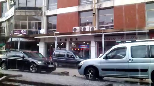 inşaat malzemeleri- çelik kapı - laminant parke