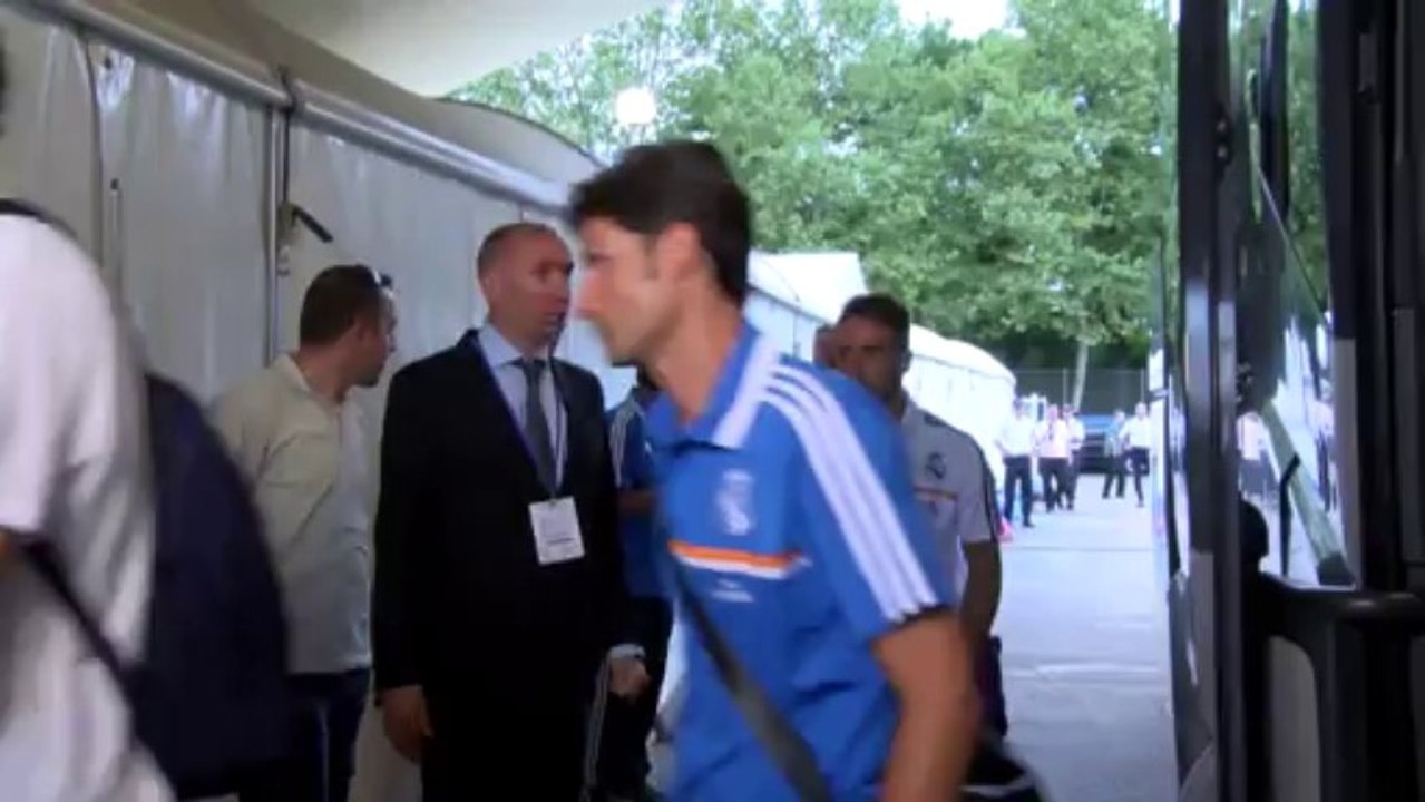 L'arrivée des joueurs du Real Madrid à Gerland !
