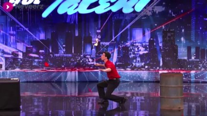 David Freeman tente un numéro d’équilibre avec cocktail Molotov