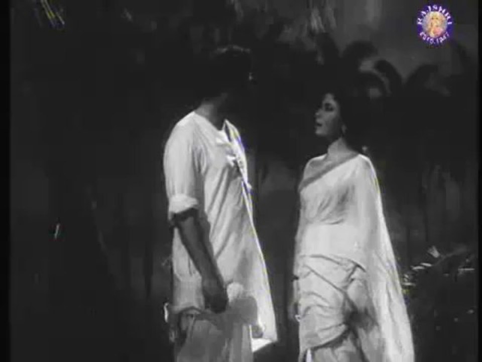 Kabhi To Milegi - Meena Kumari & Pradeep Kumar - Aarti