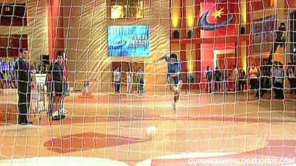 Henry, Lampard, Màrin_ Fastest football kick - Guinness World Records Classics