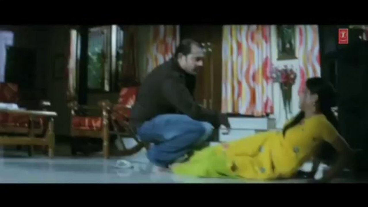 [Uncut Seen from Bhojpuri Movie] Nathuniya Pe Goli Maare
