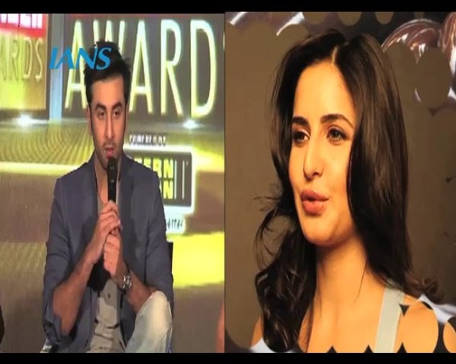 Ranbir Kat get cosy on beach