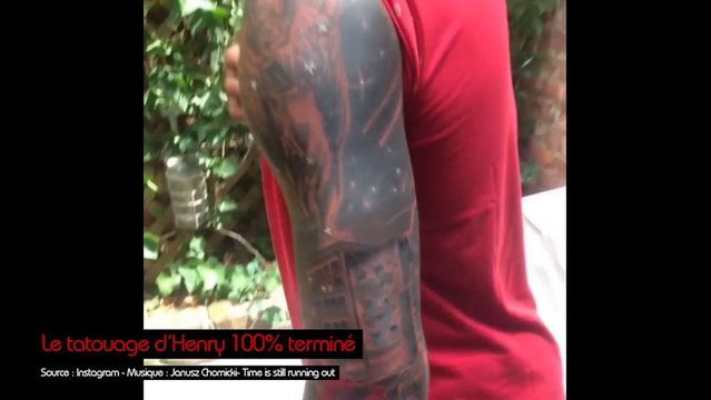 Thierry Henry nous montre son tatouage qui recouvre tout son bras !