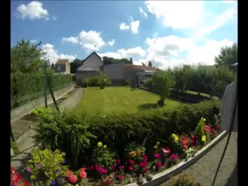 En monde je tond ma pelouse