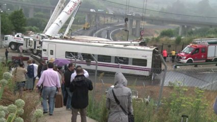 Accident de train: l'Espagne, choquée, cherche à comprendre