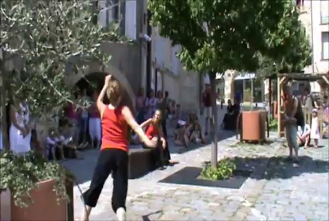 Duo "A Contre Banc" de la Cie Equinoxe à Bagnols sur Cèze