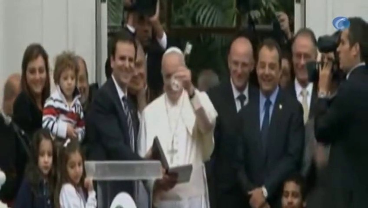 JMJ: El papa bendice las banderas olímpica y paralímpica de Río de Janeiro 2016