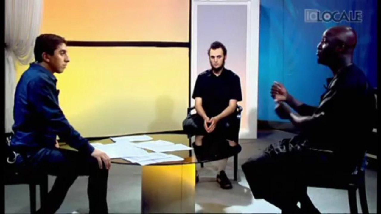 Interview de Mickael, mari de la femme portant le niqab!!! Trappes 2013!!!