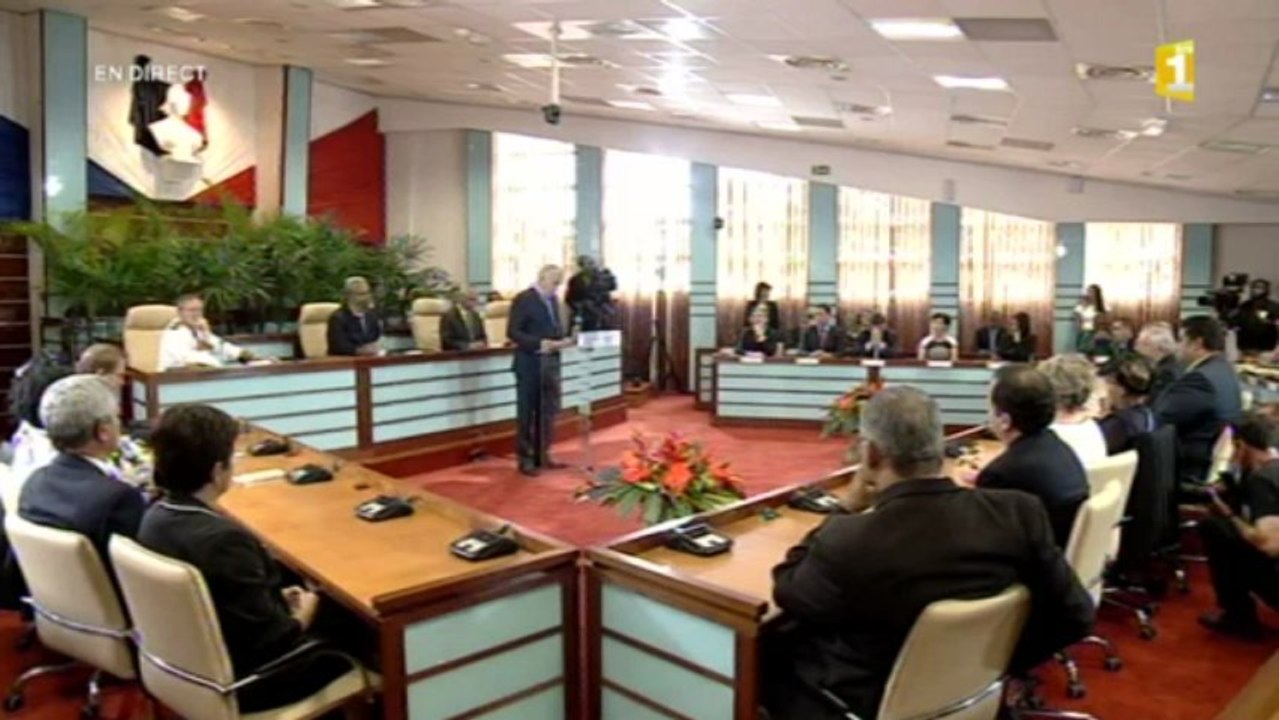 Visite du Premier ministre Jean-Marc Ayrault au Congrès de la Nouvelle-Caldonie