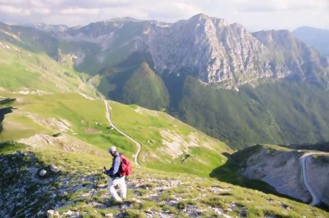 DOM.16-6-13 MONTI SIBILLINI: PIZZO BERRO, MONTE PRIORA, PIZZO TRE VESCOVI E MONTE ROTONDO DAL RIFUGIO DEL FRAGNO.