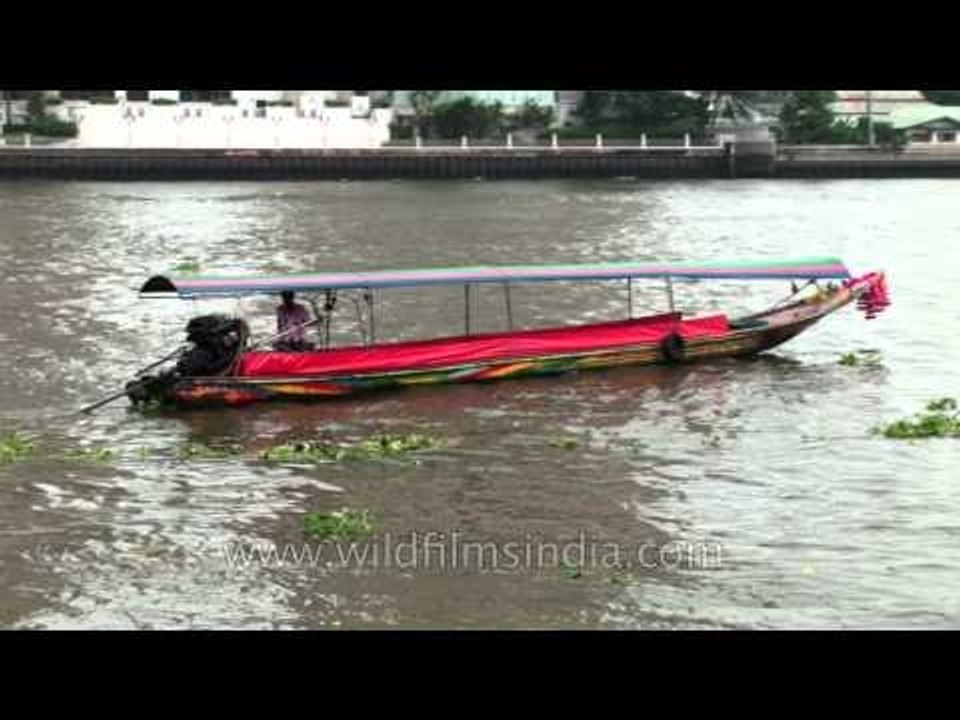 Longtail boat on the Chao Phraya river
