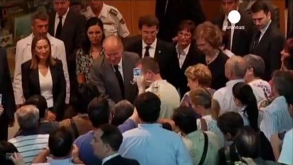 İspanya Kralı ve Kraliçesi yaralıları ziyaret etti