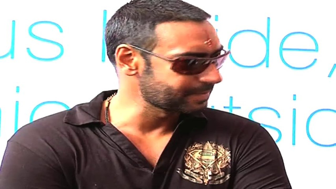 Ajay and Emraan in OUTIMD