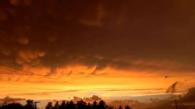 Incredible & Crazy Sky in Upper Michigan! Mammatus clouds