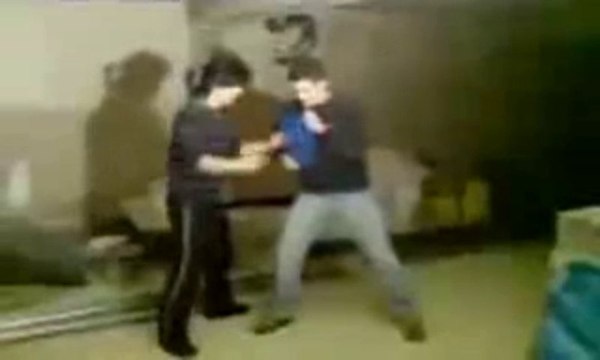 Bruce Lee is back - One-inch punch