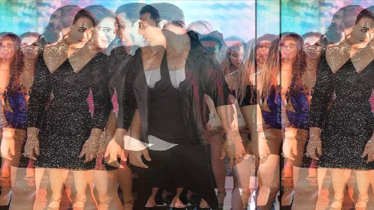 Night long party for Akki and Sona!