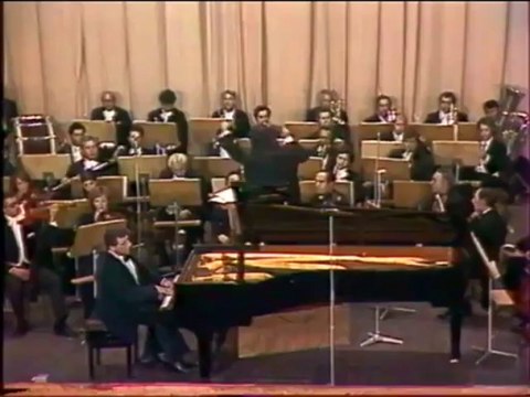 Арно Бабаджанян - «Героическая баллада», исполняет автор, (Ереван, 1983 г.)