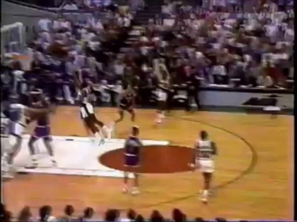 Clyde Drexler'dan Güzel Bir Basket
