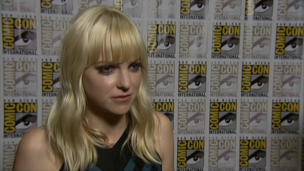 Anna Faris On Comic-Con Red Carpet Talking About "Cloudy with a Chance of Meatballs 2"