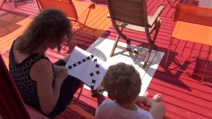 Lire à la plage à Fécamp