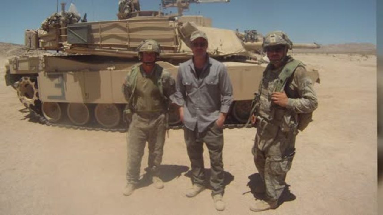 Brad Pitt mit Soldaten