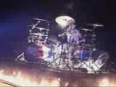 Blink 182 - Travis Barker Drum Solo