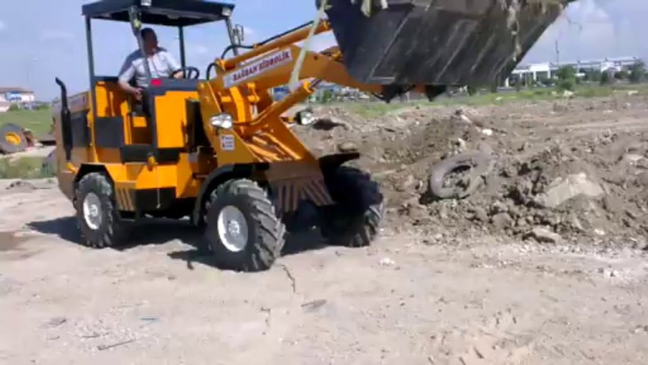 mehmet yavaş ( 0546 938 23 40 ) bağsan hidrolik 4x4 yükleyici tomruk kepçe geri dönüşüm forklift