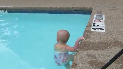 طفلة عمرها سنه ونص تتسبح في حوض عمقه ٣ امتار ، ولدينا شباب وشيبان يخافون من حوض عمقه متر هههههههههه